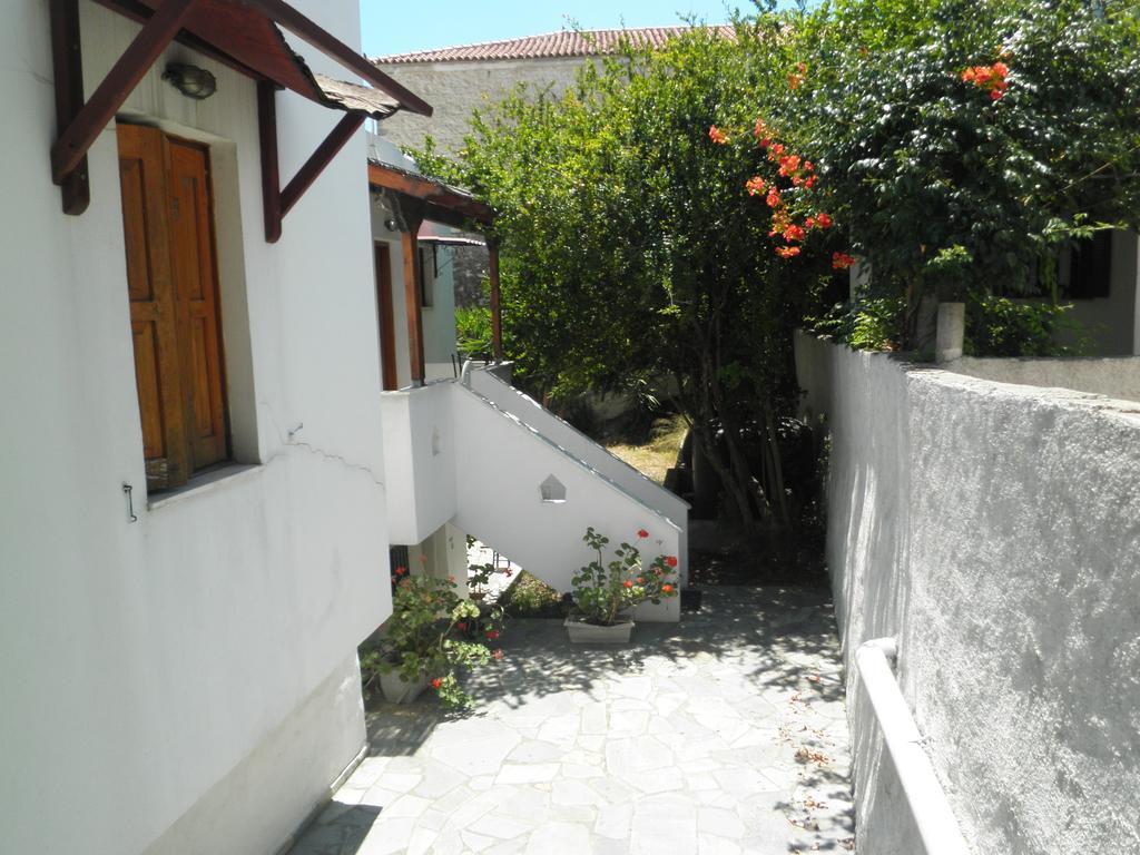 Mavrikou Helen Apartments Skyros Bilik gambar